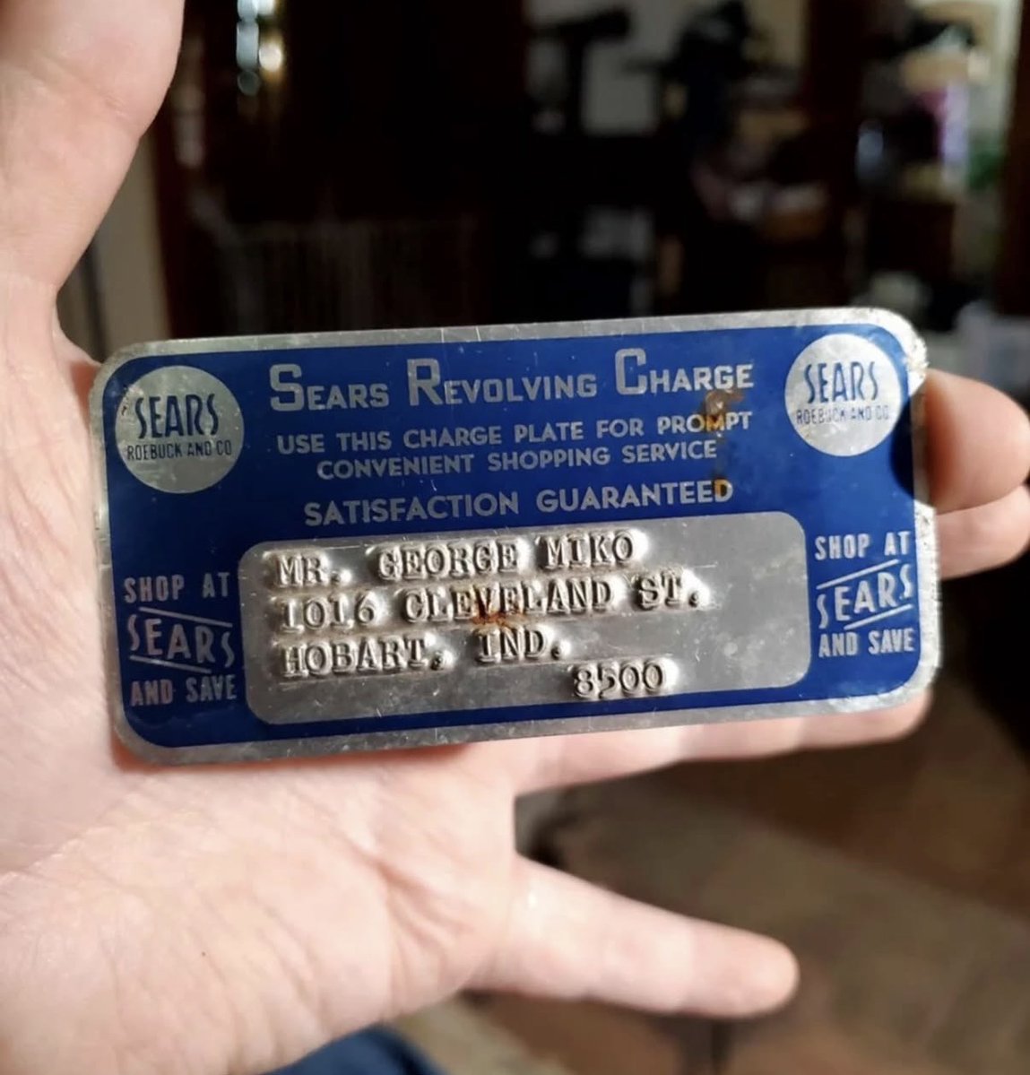 Винтажная алюминиевая платёжная пластина charge plate магазина Sears. США, 1950-е годы