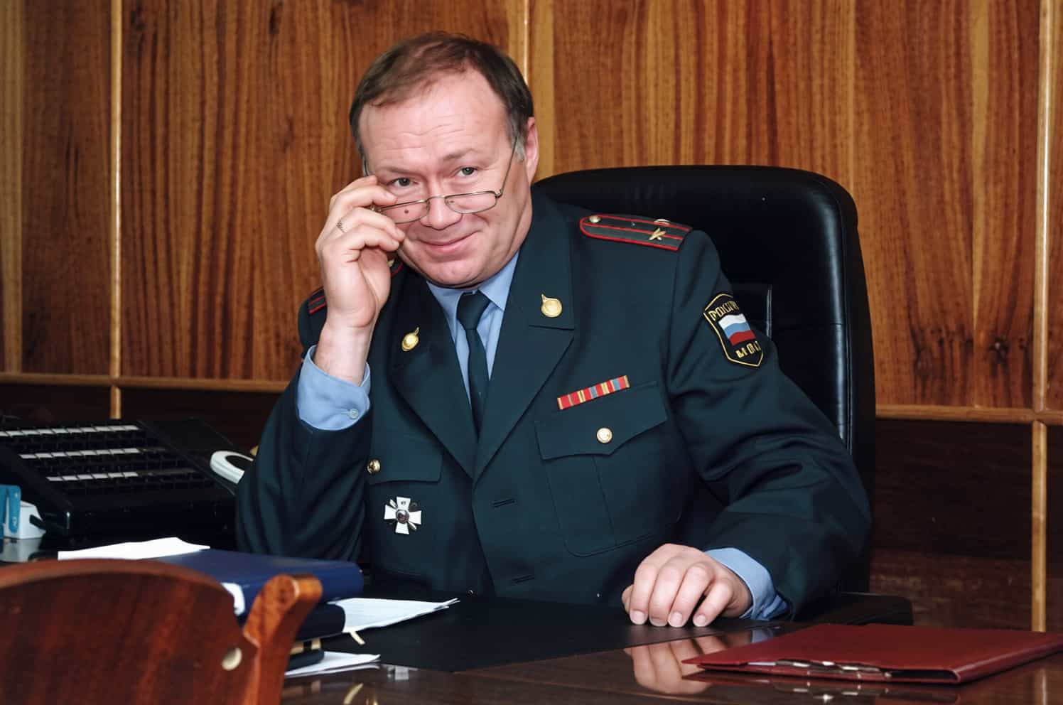 Юрий кузнецов в роли мухомора, сериал улицы разбитых фонарей