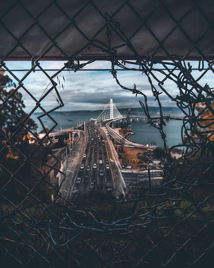Мост Сан-Франциско &mdash; Окленд в обрамлении конструкций