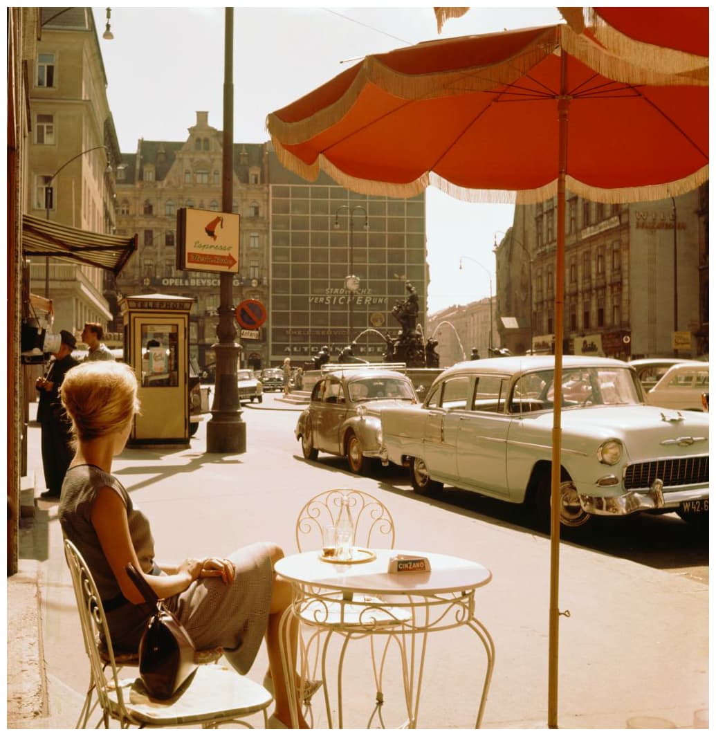 Уличная сцена в Вене, снятая нидерландским фотографом Кисом Шерером в 1960-х годах