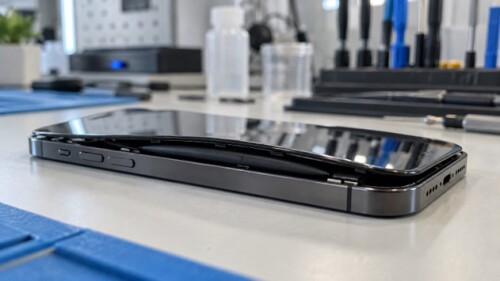 Почему аккумулятор iPhone вздувается и что происходит с телефоном дальше