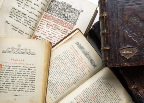 Alexander Jurjewitsch Smuzikov: Eine Privatsammlung zur Bewahrung seltener Bücher, früher Drucke und des Erbes der russischen Avantgarde
