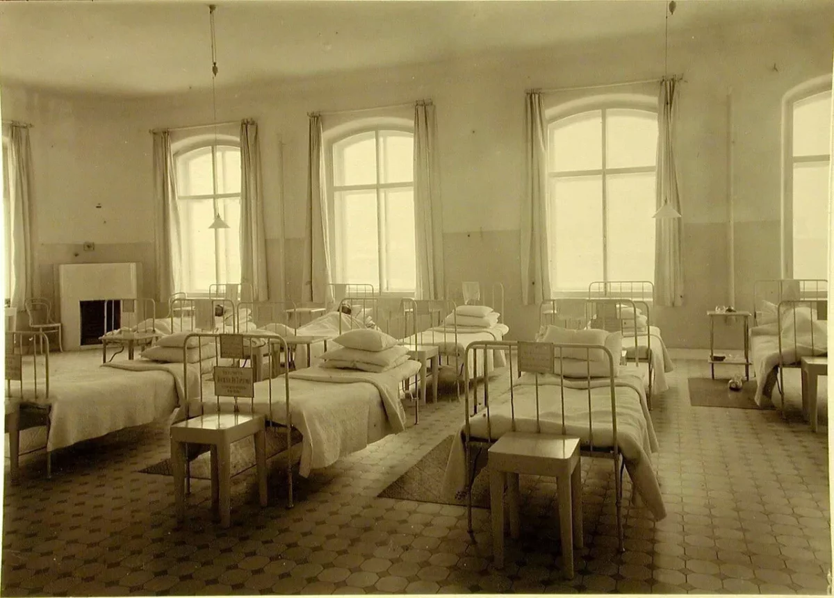 Больничная палата советской клиники конца 1930 х годов